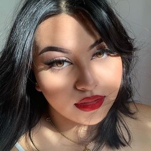 Meet your Posher, Vanessa